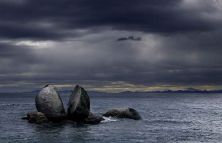 split apple rock abel tasman national park new zealand.jpg
